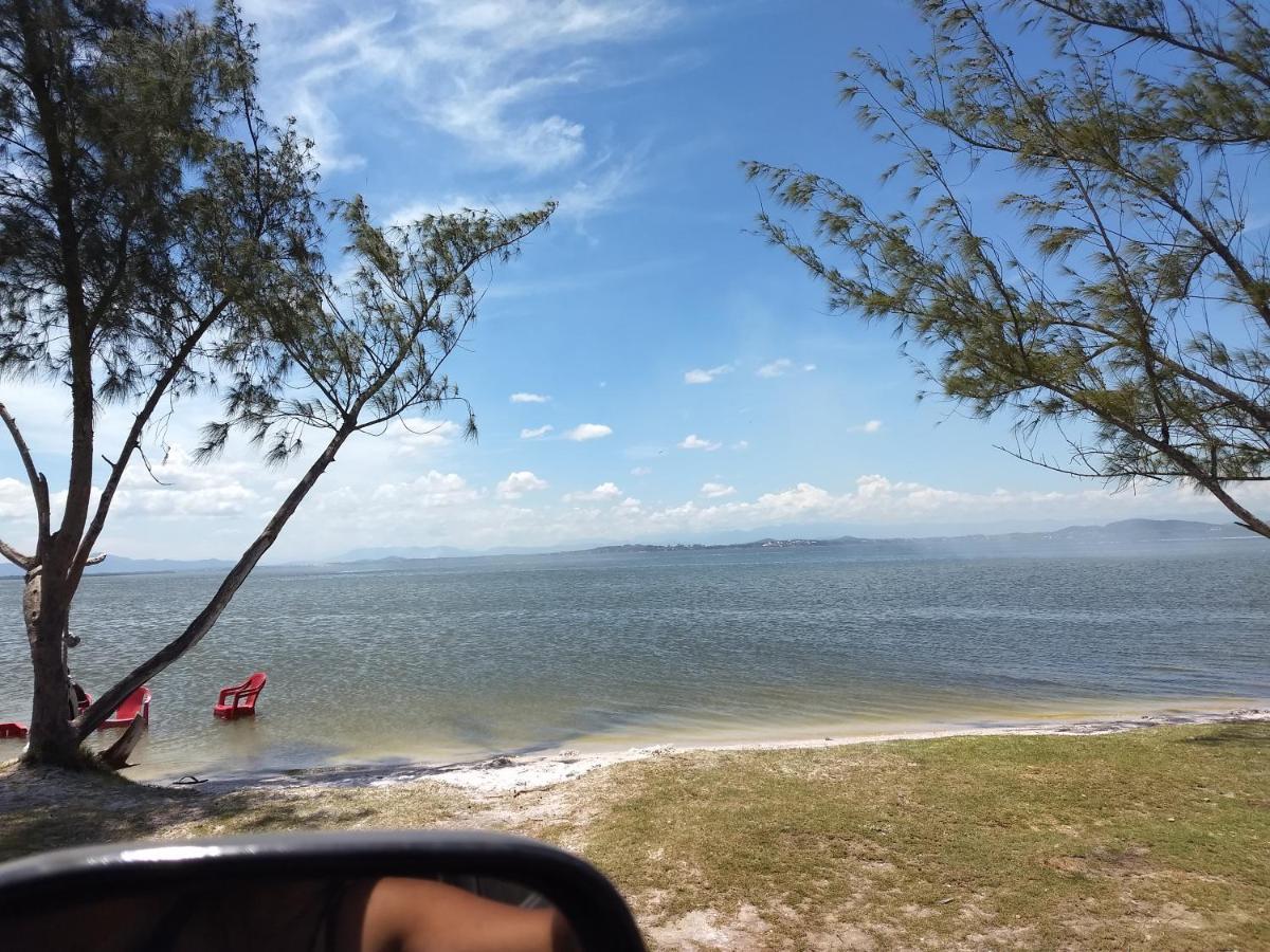 Entre A Praia E A Lagoa Арраял-ду-Кабу Экстерьер фото